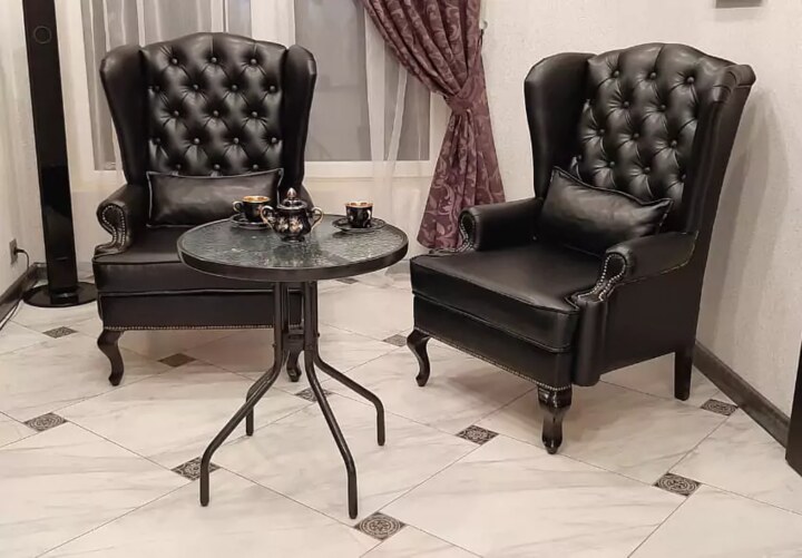 Мягкое черное кресло каминное с ушами в Санкт-Петербурге